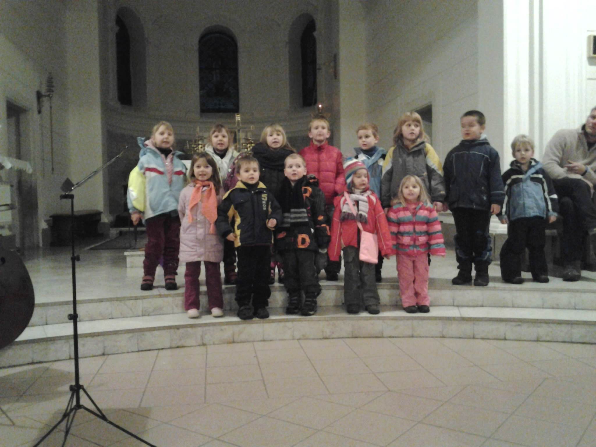 prosinec 2012 (5 roků, 11 měsíců)